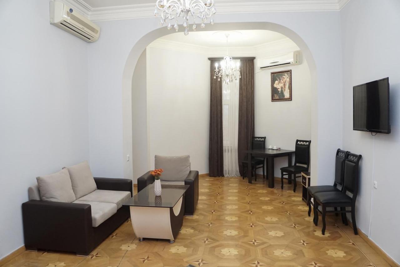 Nor Yerevan Hotel Exteriör bild
